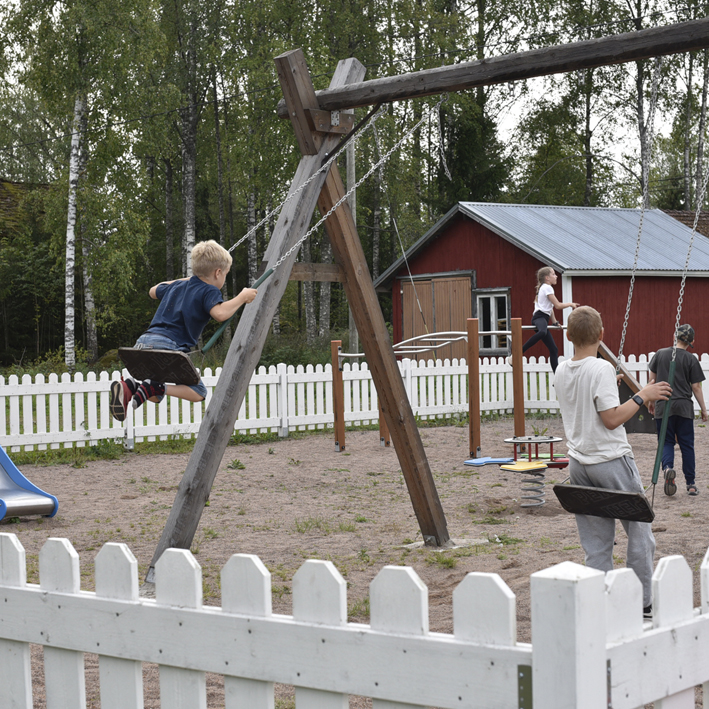 Touhua leikkipihalla 2019